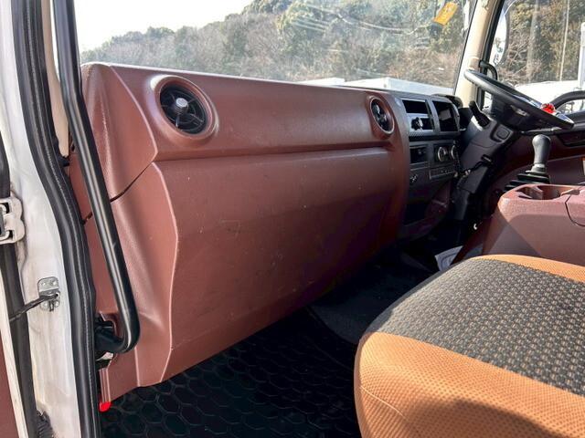 日野レンジャーアルミウイング中型（4t）[写真23]