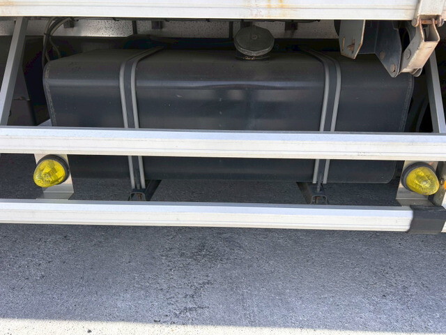 日野レンジャーアルミウイング中型（4t）[写真35]