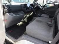 トヨタトヨエース平ボディ小型（2t・3t）[写真28]