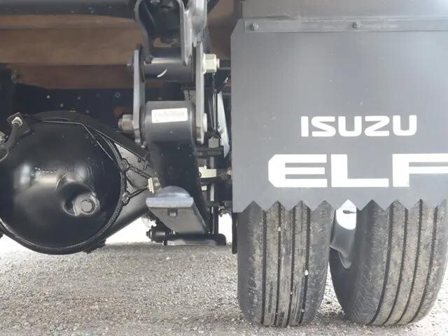 いすゞエルフ平ボディ小型（2t・3t）[写真24]