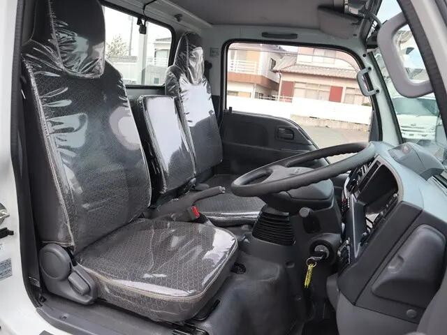 いすゞエルフ平ボディ小型（2t・3t）[写真28]