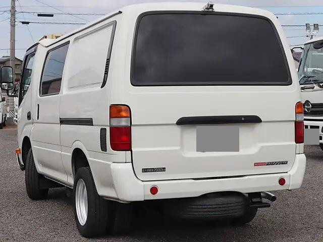 日野デュトロパネルバン小型（2t・3t）[写真02]