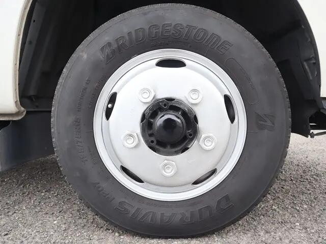 日野デュトロパネルバン小型（2t・3t）[写真22]