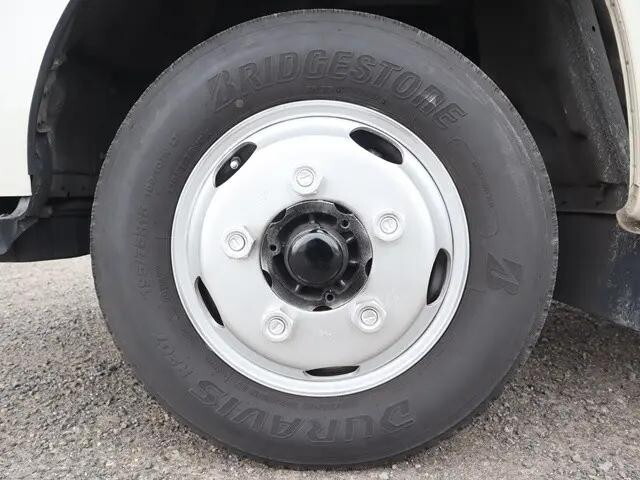 日野デュトロパネルバン小型（2t・3t）[写真25]