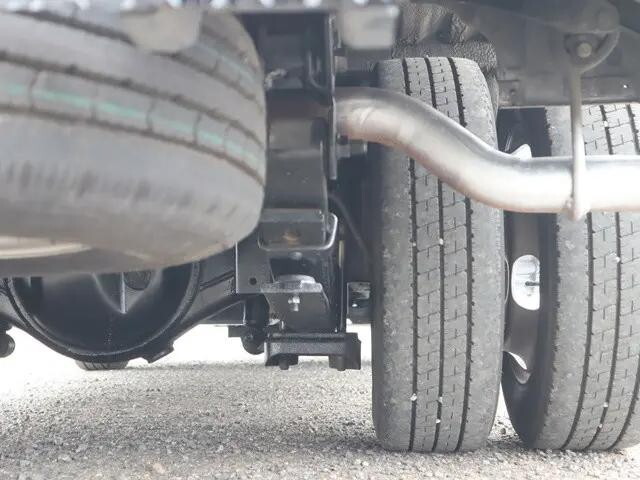 日野デュトロパネルバン小型（2t・3t）[写真28]