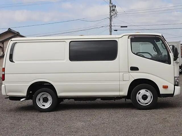 日野デュトロパネルバン小型（2t・3t）[写真07]