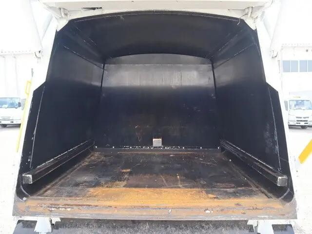 三菱ふそうキャンターパッカー車（塵芥車）小型（2t・3t）[写真12]