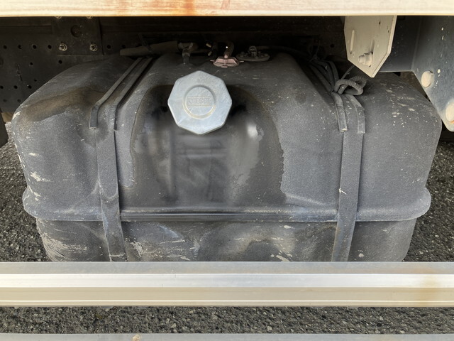 いすゞフォワードアルミウイング中型（4t）[写真24]