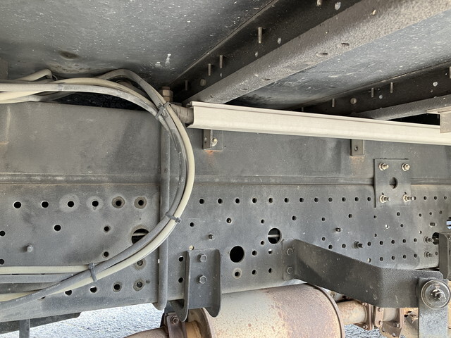 いすゞフォワードアルミウイング中型（4t）[写真26]