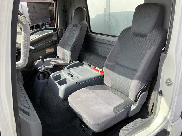 いすゞフォワードアルミウイング中型（4t）[写真31]