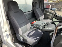 いすゞフォワードアルミウイング中型（4t）[写真33]