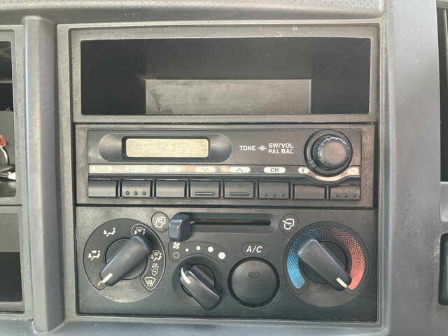 いすゞフォワードアルミウイング中型（4t）[写真36]