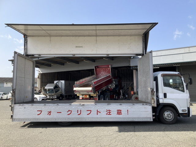 いすゞフォワードアルミウイング中型（4t）[写真09]