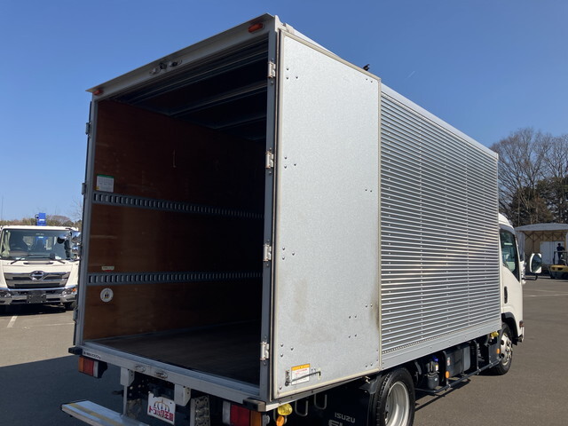 いすゞエルフアルミバン小型（2t・3t）[写真11]