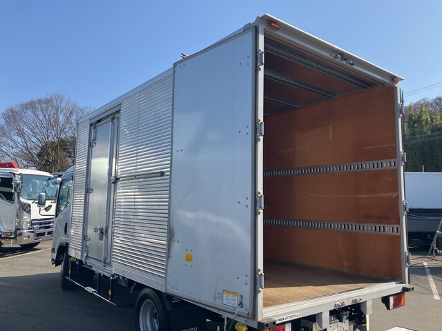 いすゞエルフアルミバン小型（2t・3t）[写真12]