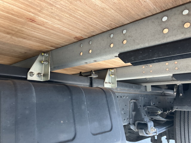 いすゞエルフアルミバン小型（2t・3t）[写真24]