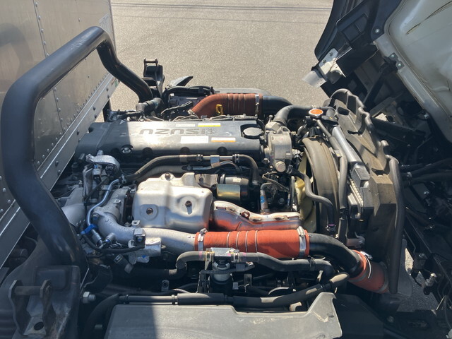 いすゞエルフアルミバン小型（2t・3t）[写真28]