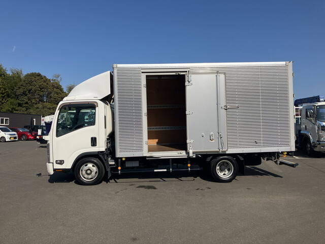 いすゞエルフアルミバン小型（2t・3t）[写真05]