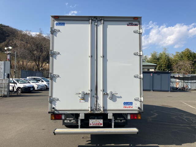 いすゞエルフアルミバン小型（2t・3t）[写真09]