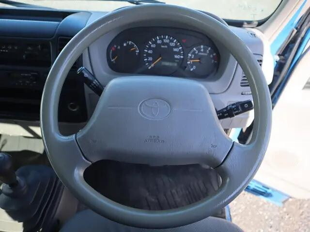 トヨタトヨエース平ボディ小型（2t・3t）[写真04]