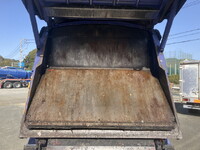 三菱ふそうファイターパッカー車（塵芥車）中型（4t）[写真18]