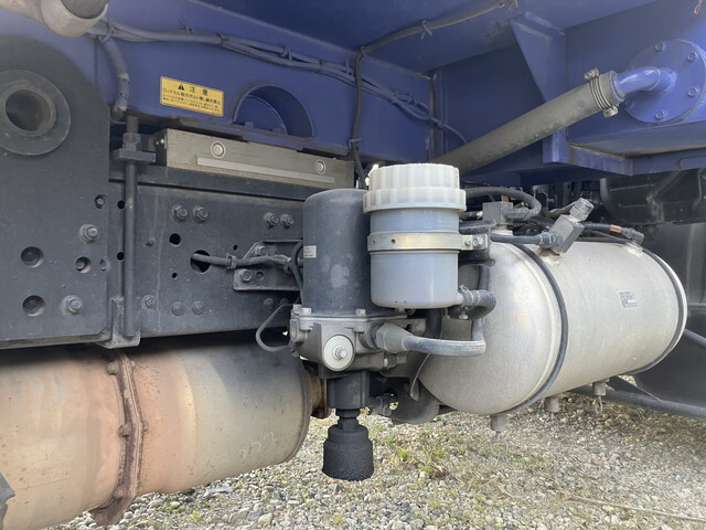 三菱ふそうファイターパッカー車（塵芥車）中型（4t）[写真25]