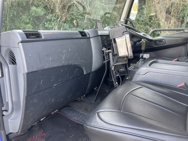 三菱ふそうファイターパッカー車（塵芥車）中型（4t）[写真32]