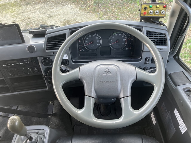 三菱ふそうファイターパッカー車（塵芥車）中型（4t）[写真34]