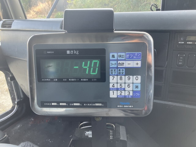 三菱ふそうファイターパッカー車（塵芥車）中型（4t）[写真36]