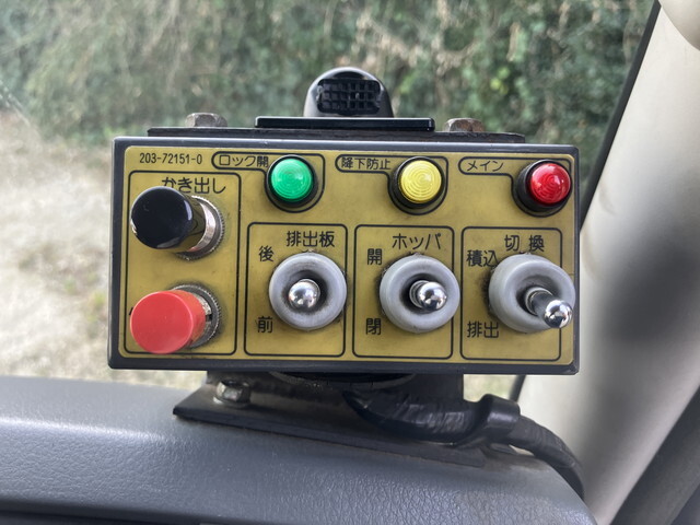 三菱ふそうファイターパッカー車（塵芥車）中型（4t）[写真39]