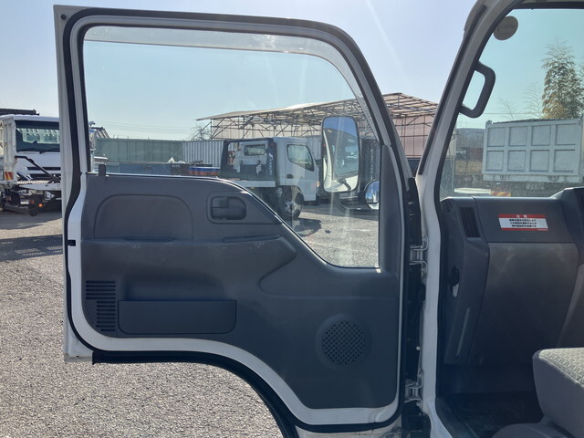 いすゞエルフクレーン3段小型（2t・3t）[写真31]