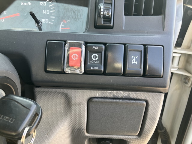 いすゞエルフクレーン3段小型（2t・3t）[写真39]