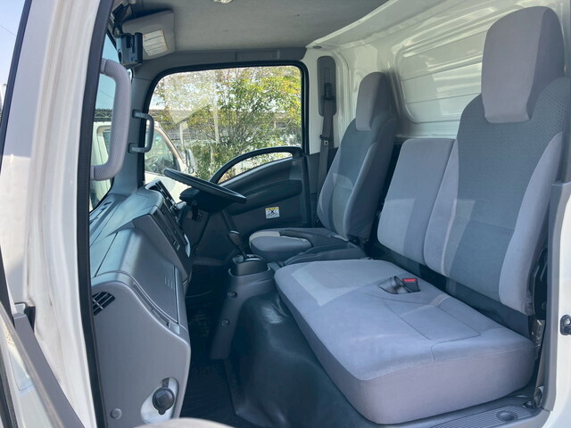 いすゞエルフアルミバン小型（2t・3t）[写真31]