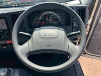 いすゞエルフアルミバン小型（2t・3t）[写真35]