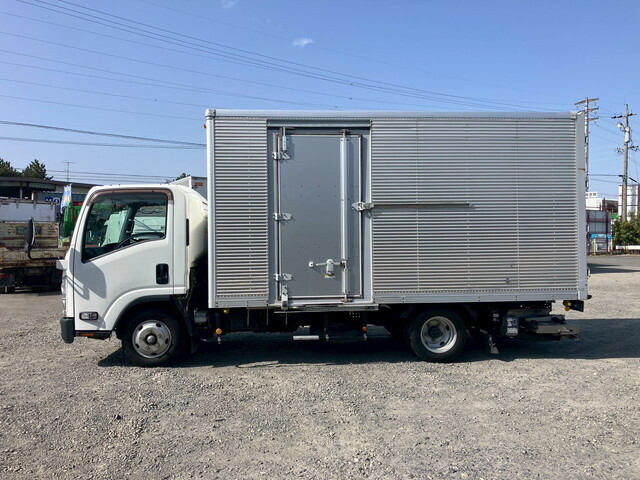 いすゞエルフアルミバン小型（2t・3t）[写真05]