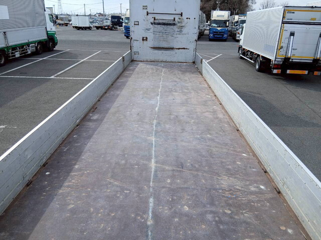 いすゞギガアルミブロック大型（10t）[写真10]