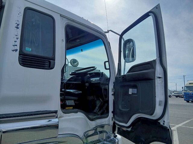 いすゞギガアルミブロック大型（10t）[写真19]