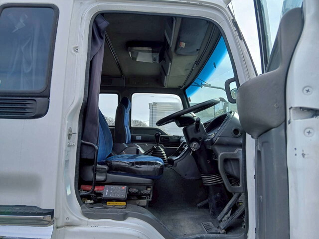 いすゞギガアルミブロック大型（10t）[写真20]