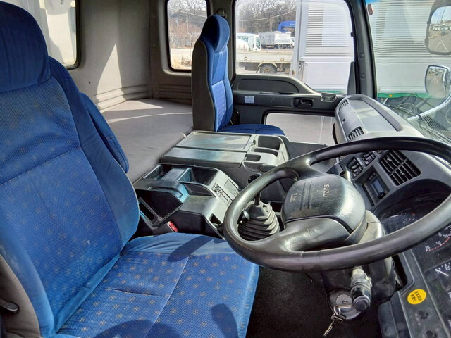 いすゞギガアルミブロック大型（10t）[写真21]