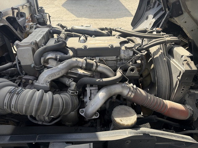 いすゞフォワード平ボディ中型（4t）[写真16]