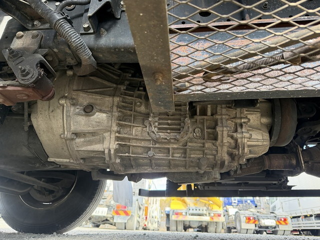 いすゞフォワード平ボディ中型（4t）[写真18]