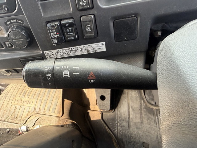 いすゞフォワード平ボディ中型（4t）[写真33]