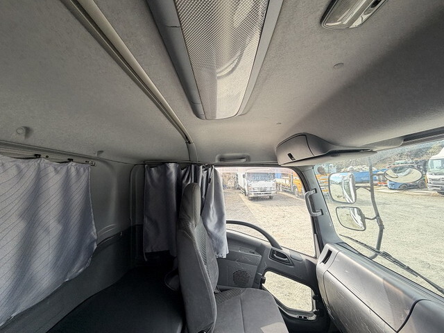 いすゞフォワード平ボディ中型（4t）[写真37]