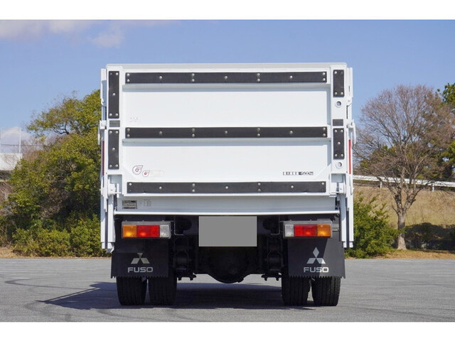 三菱ふそうキャンター平ボディ小型（2t・3t）[写真11]