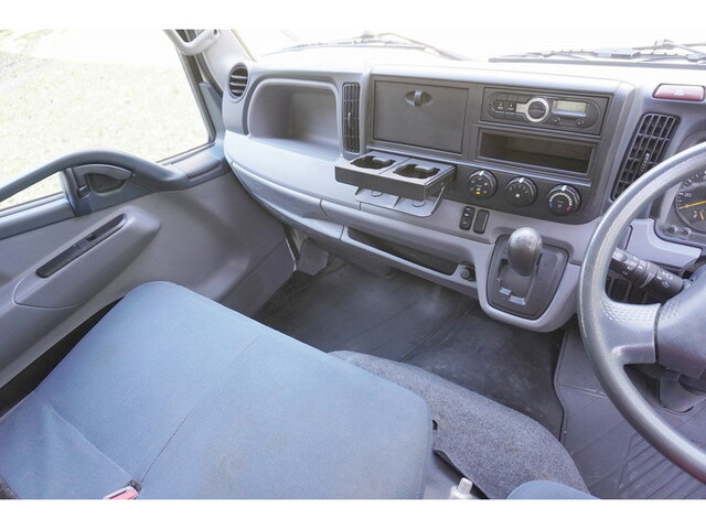 三菱ふそうキャンター平ボディ小型（2t・3t）[写真35]