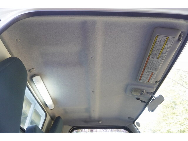 三菱ふそうキャンター平ボディ小型（2t・3t）[写真38]