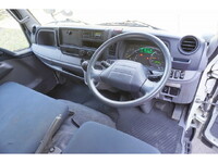 三菱ふそうキャンター平ボディ小型（2t・3t）[写真05]