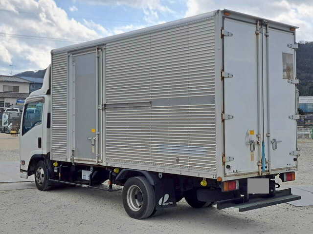 いすゞエルフアルミバン小型（2t・3t）[写真02]