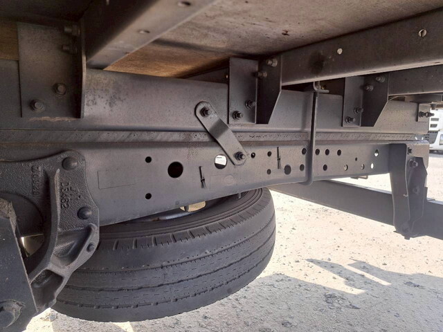 いすゞエルフアルミバン小型（2t・3t）[写真27]