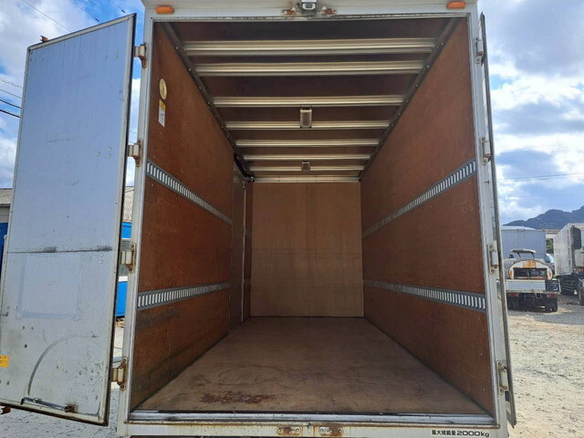 いすゞエルフアルミバン小型（2t・3t）[写真30]